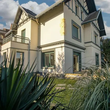 Completa 8 En Primera Linea De Playa Holiday home